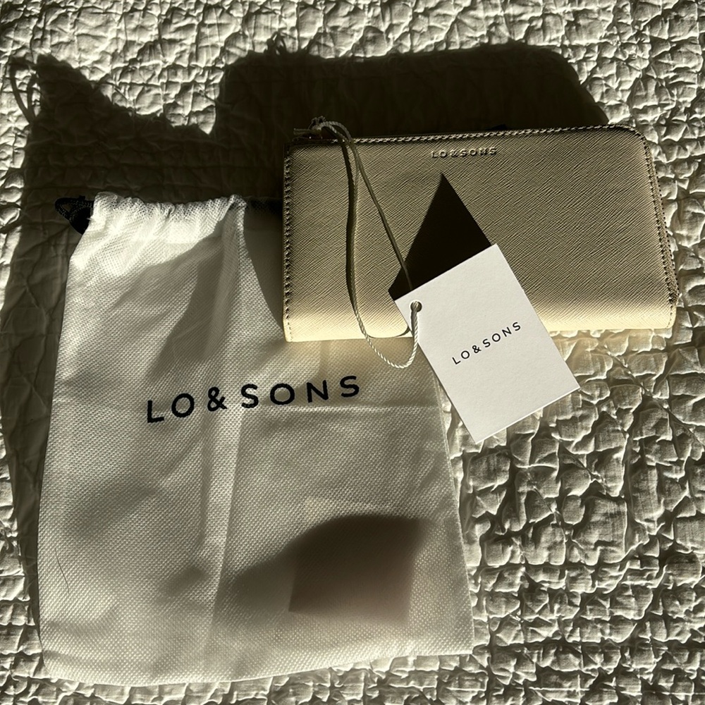 Lo and Sons Magnolia Leather Wallet